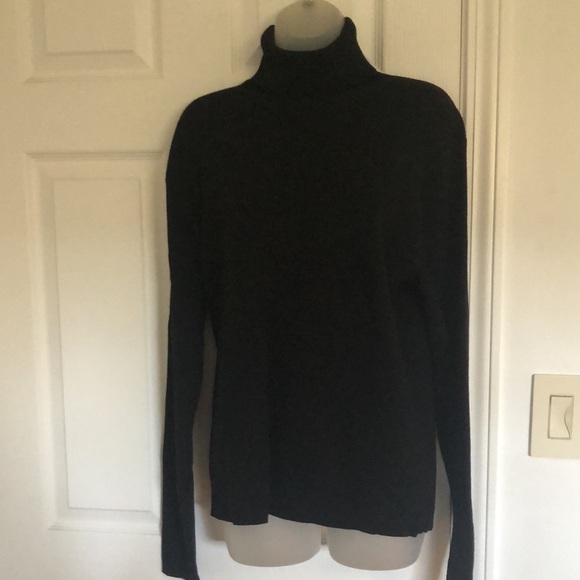 Club Monaco Wool Blend Designed for an easy, streamlined fit. A better classic. - Picture 1 of 9